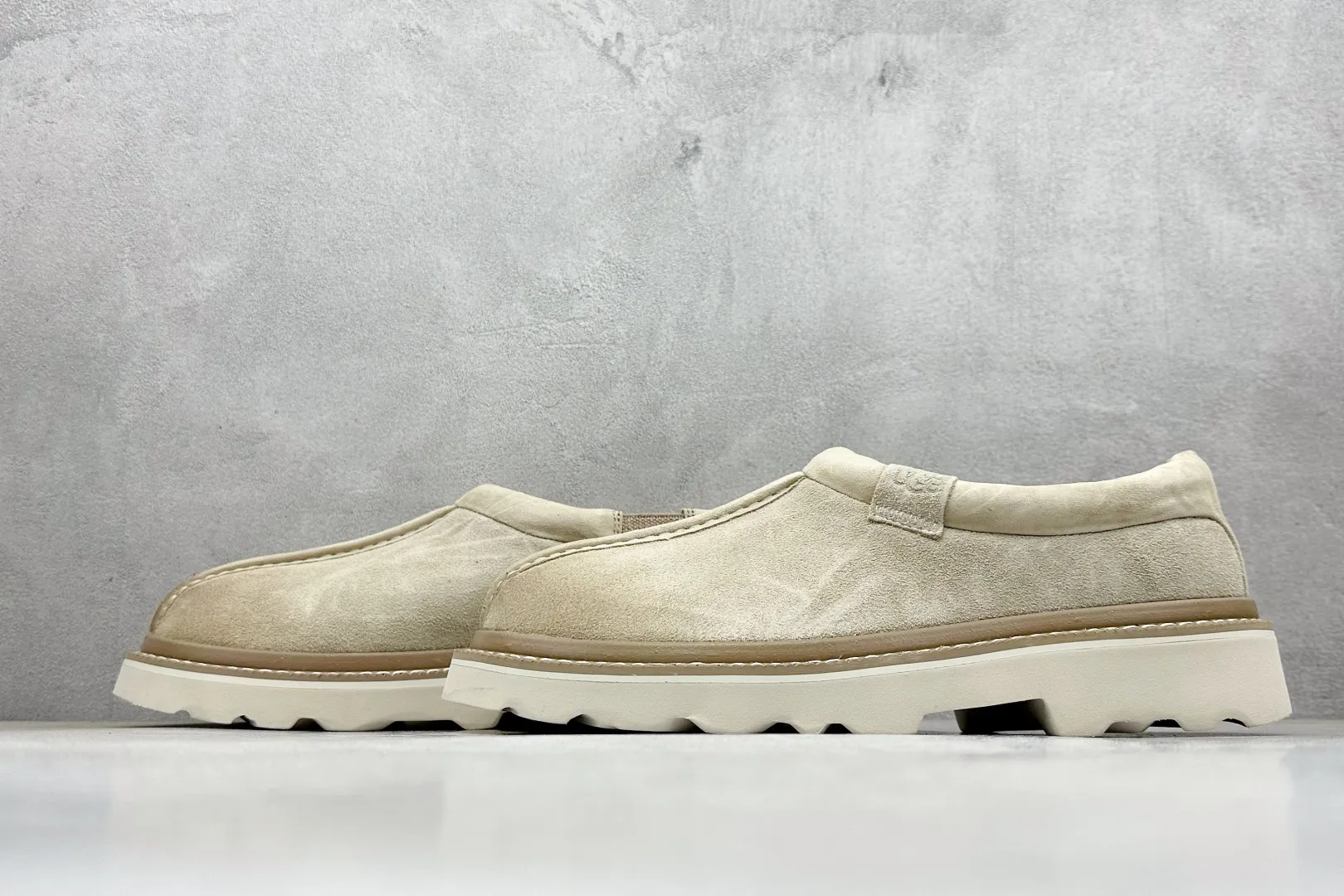 🐲💰 480 supports store UGG2025 spring new Hybird Tasman series men's shoes# The upper is made of cow split layer, the inner breathable mesh, the ugg traditional Eva light wing outsole, the coexistence of class and comfort, slip-on design, easy to put on and take off, paired with wide-leg workwear, American retro Barn style, easy to style, the style is not defined, and the matching does not have to be limited!   Item No.: 1166913 Size: 40-44